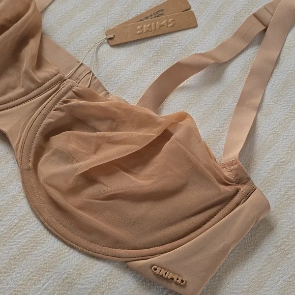 SKIMS No Show Molded Unlined Balconette Demi Bra Size:42C Clay - Picture 2 of 5